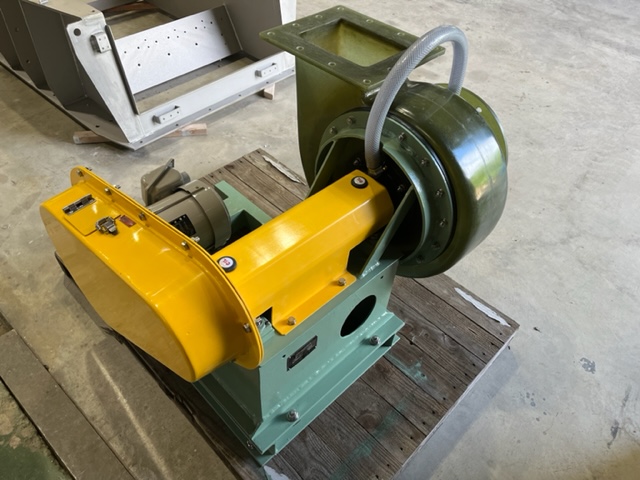 FRP送風機（FRPファン／FRPブロワ）製作例（九州　佐賀県武雄市　有限会社コウケン工場内）